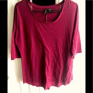 Women’s high low t shirt size Large